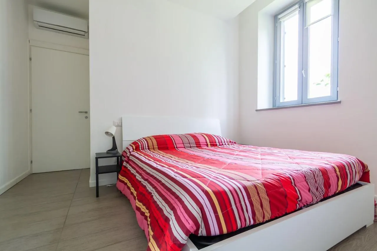 Lux Apartment Milano Metro M2 0*, Milaan